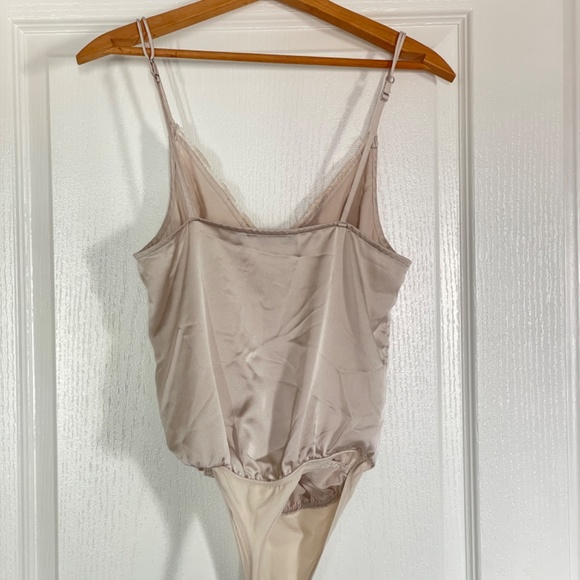 Abercrombie & Fitch Lace Trim Silky Tank Top Bodysuit - Picture 3 of 4